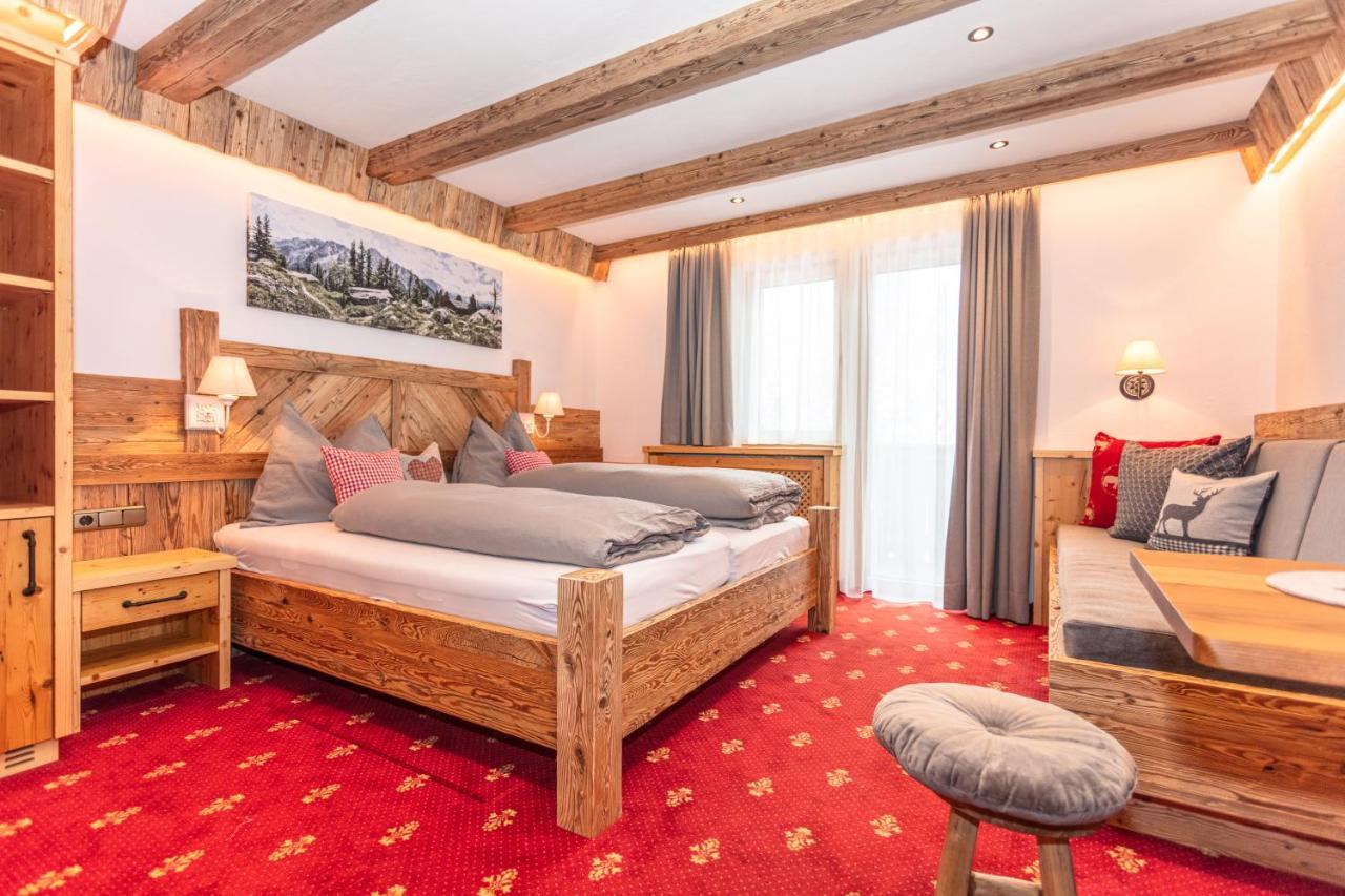 Pension Berghof Maria Alm am Steinernen Meer Exterior photo