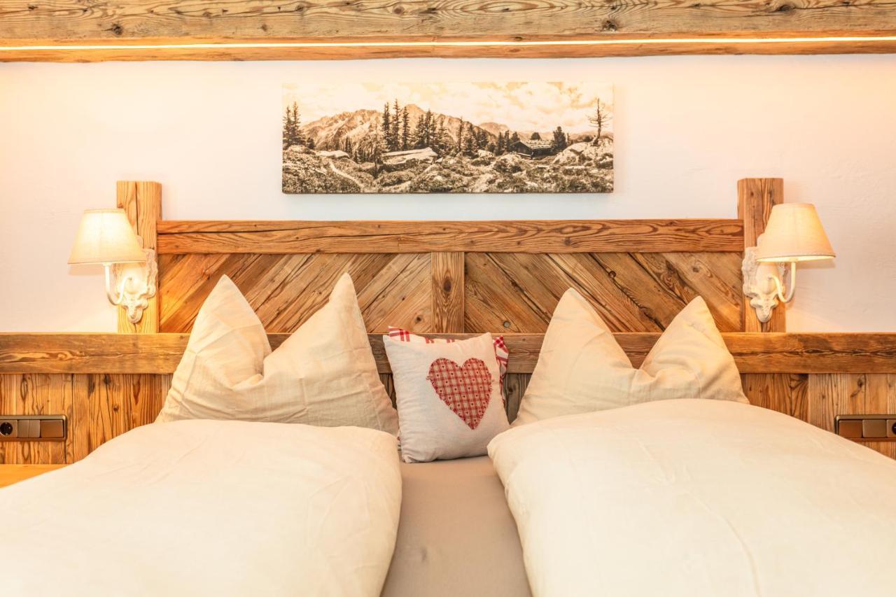 Pension Berghof Maria Alm am Steinernen Meer Exterior photo